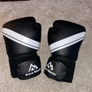 Bracemaster boxing gloves